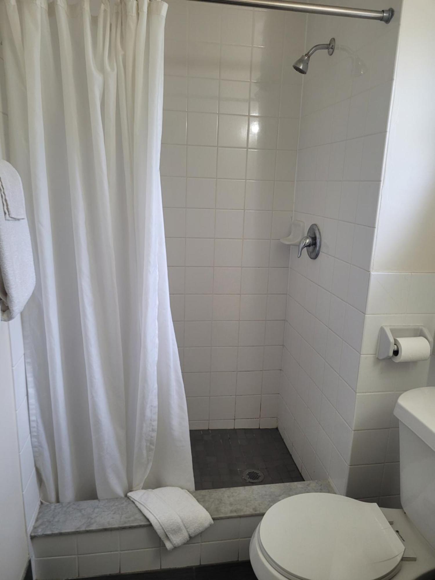 וסט פאלם ביץ' Queens Lodge Motel מראה חיצוני תמונה